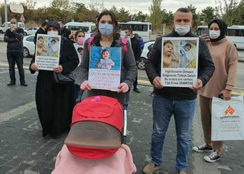 Sağlık Bakanlığı önüne eylem: “SMA çocukların sesini duyun!”