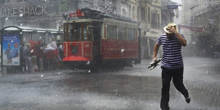 ‘Kadın Gözüyle Hayattan Kareler’ fotoğraf sergisi dijitale taşındı
