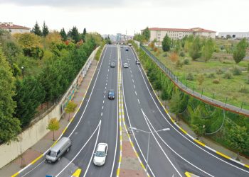 Küçükçekmece’de 2 yılda 96 bin ton asfalt serimi gerçekleştirildi