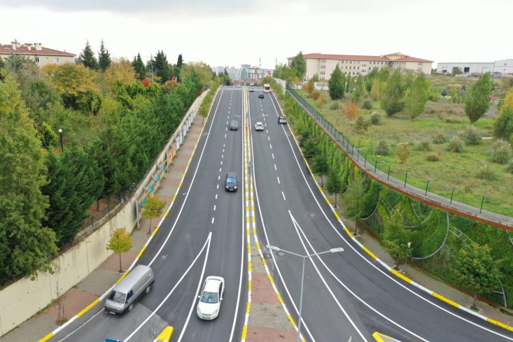 Küçükçekmece’de 2 yılda 96 bin ton asfalt serimi gerçekleştirildi