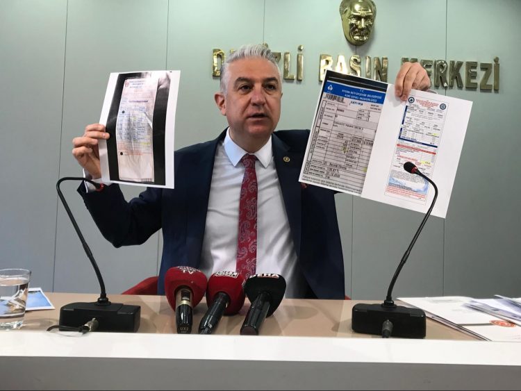 CHP’li Sancar, su üzerinden yapılan vurgunu faturalarla açıkladı