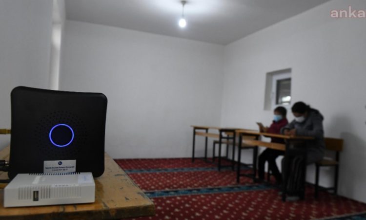 Ankara Büyükşehir Belediyesi, ücretsiz interneti 914 köye ulaştırdı