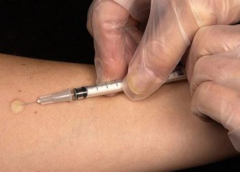 Aşı tartışmanın dayanılmaz hafifliği