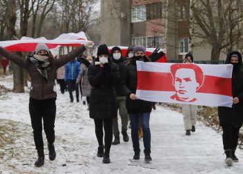 Belarus’ta binlerce kişi yine sokağa çıkıp Lukaşenko’nun istifasını istedi