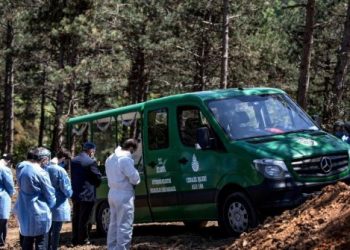 Mezarlıklar Dairesi: İstanbul’da “bulaşıcı hastalık” ölümleri 15 bini aştı