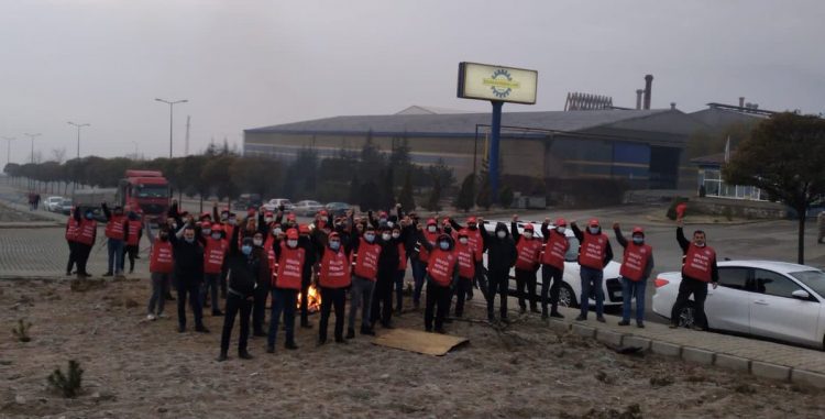 80 işçi, yasağın tek istisnasıyla işten çıkarıldı