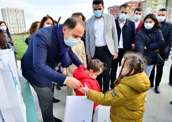 Küçük Bahçıvanlar Parkı’nın ilk hasadı yapıldı