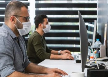 “Kapalı ortamda, maske 4 saat koruyor”