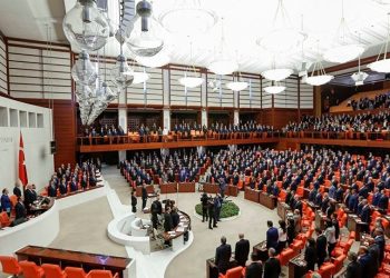 Ak Parti’li vekil, PCR testine yüksek fiyat uygulandığını kabul etti
