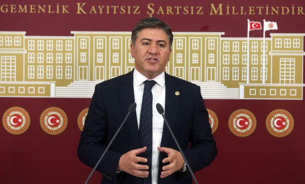CHP’li Emir: Ak Parti’lilere el altından aşı yapılıyor