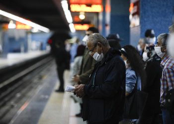 Bilim insanları araştırdı; maske tek başına yeterli gelmiyor