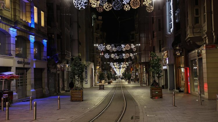 Yılbaşında kısıtlamalar… Sokağa ne zaman çıkacağız?