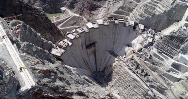 Covid-19’a yakalanan şantiye işçileri: “Bizi burada ölüme terk ettiler”