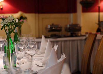 Hürriyet yazarı: Birkaç gün içinde restoran ve kafeler açılacak