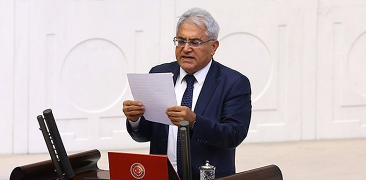 CHP’li Ünsal: Saraydakilerin gizlice aşı olduğu kanısındayım