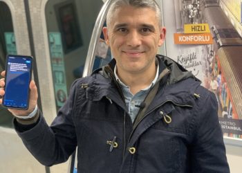 Yerin 40 metre altında sosyal medyadan canlı yayın