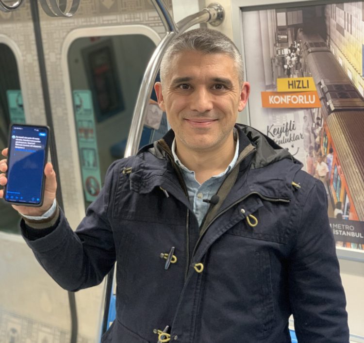 Yerin 40 metre altında sosyal medyadan canlı yayın