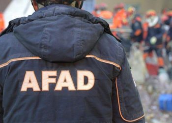 Acil müdahaleye giden AFAD ekibi namaz molası verdi