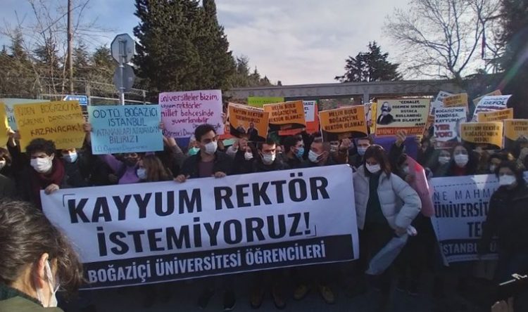 Boğaziçi öğrencileri: Kayyım rektör istemiyoruz!
