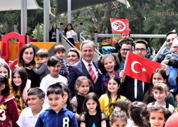 Bornovalı minikler, çevrimiçi atölyelerle tatilde de kendilerini geliştirecek