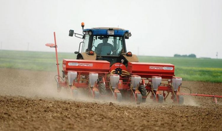 1 yılda 54 bin üretici çiftçiliği bıraktı