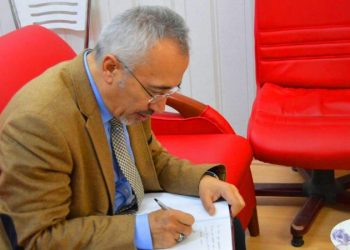 Dekan, sınavlarda kamera açmak istemeyen öğrencilerine ‘terörist’ dedi