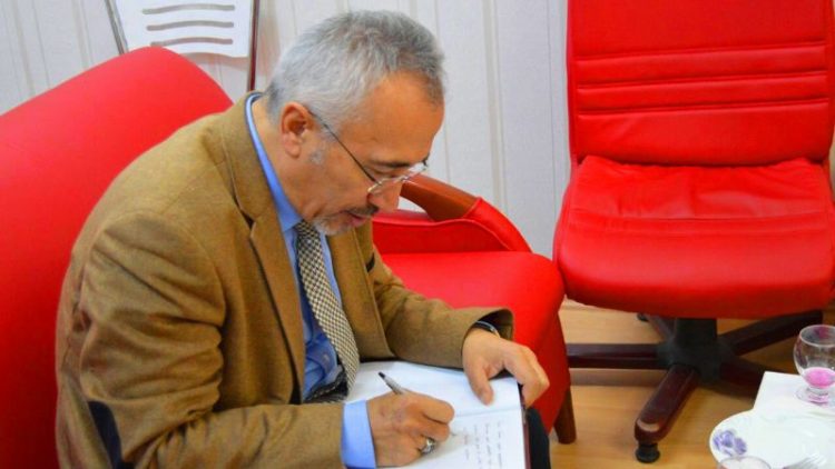 Dekan, sınavlarda kamera açmak istemeyen öğrencilerine ‘terörist’ dedi