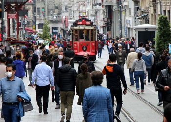 1 ayda 4 puan kaybetti!