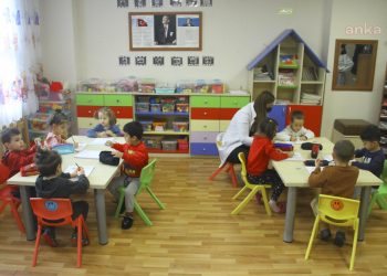 Yüz yüze eğitim başladı; Kartallı minikler yuvalarına döndü