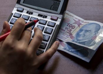 “İşsizlik maaşından bile damga vergisi kesiliyor”