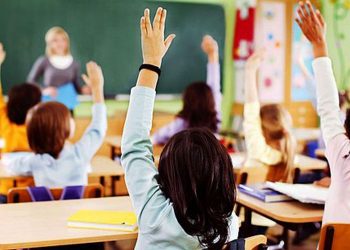 Prof. Dr. Saltık: Aşı yapılamayan bir kitleye okulları açmak facia olur