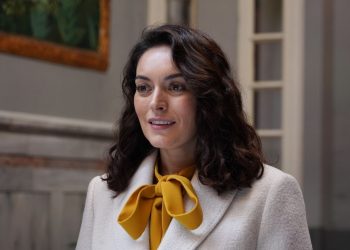 Masumlar Apartmanı zirveden inmiyor