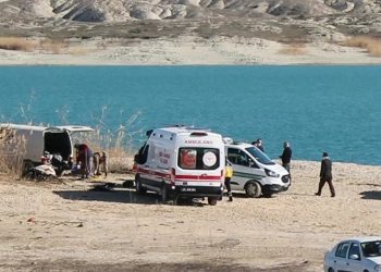 Isınmak için araçta kömür yaktılar: 3 kişi öldü