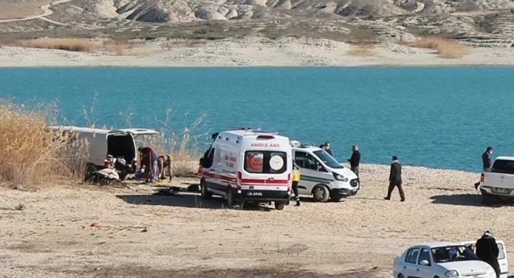 Isınmak için araçta kömür yaktılar: 3 kişi öldü