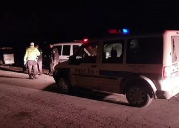 Polisi karşısında görünce bir avuç uyuşturucu hapı yuttu, hastanelik oldu