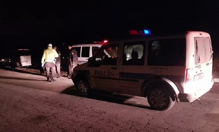 Polisi karşısında görünce bir avuç uyuşturucu hapı yuttu, hastanelik oldu