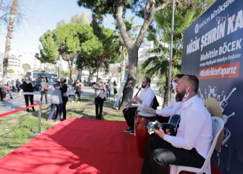 Antalya Büyükşehir’in çocuk şenliğine büyük ilgi