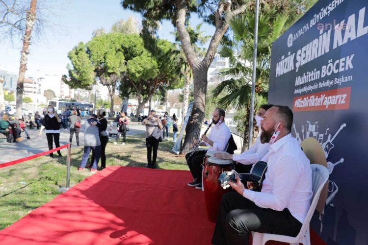 Antalya Büyükşehir’in çocuk şenliğine büyük ilgi