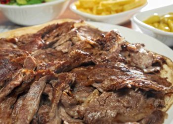 Dönerin içine öyle şeyler koyuyorlar ki…