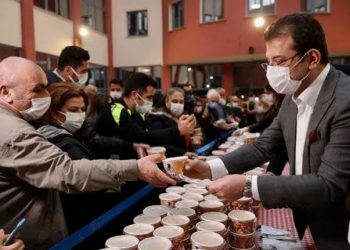 İmamoğlu, Hızır lokması dağıttı