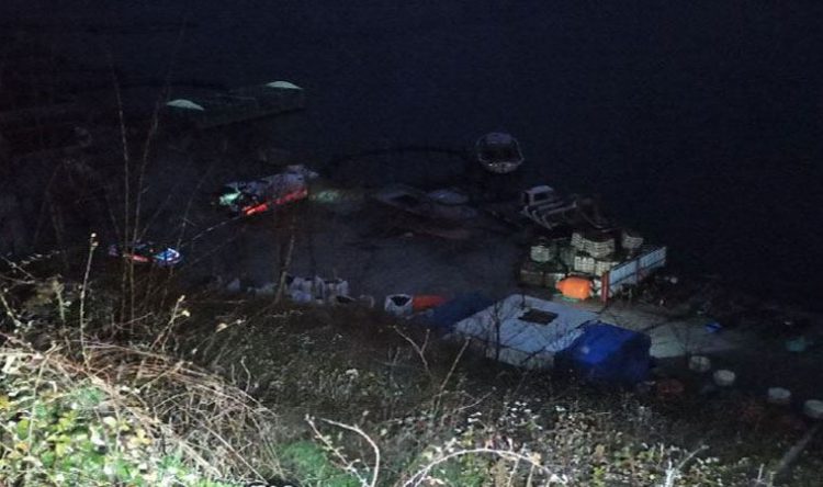 Kamyonet baraj gölüne uçtu: Ölü ve yaralılar var