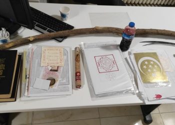 Muska yazdırdılar, dolandırıldılar… 2 şüpheli yakalandı