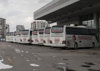 Aylardır maaş alamayan Pamukkale Turizm işçileri mücadeleyi büyütüyor