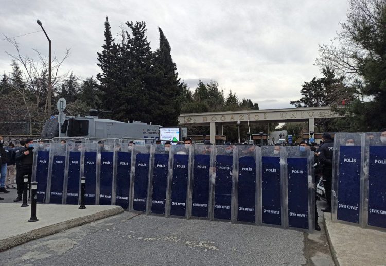 Valilikten Boğaziçi açıklaması: 98 kişi serbest bırakıldı