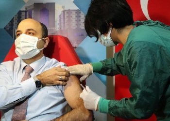 Virüs kapan İl Sağlık Müdürü ambulans uçakla Ankara’ya uçtu… AK Parti’li isim tepki gösterdi