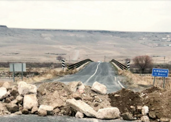 Mutasyonlu virüse “topraktan barikat” ile önlem alındı