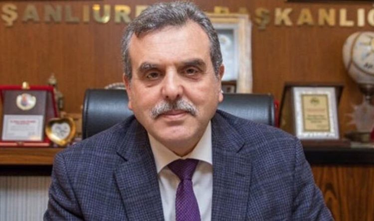 AK Parti’li belediye başkanına partisinden suçlama: Oğlun çuvalla para götürüyor