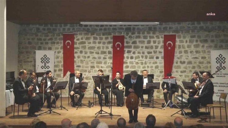 Kültür Bakanlığı bazı korolardan “Türk” ismini çıkardı