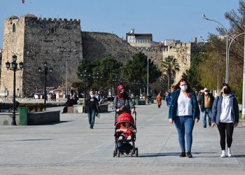1 kadın 6 günde 200 kişiye koronavirüs bulaştırdı