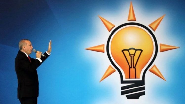 AKP kaynıyor… Kimler gidiyor, kimler kalıyor?